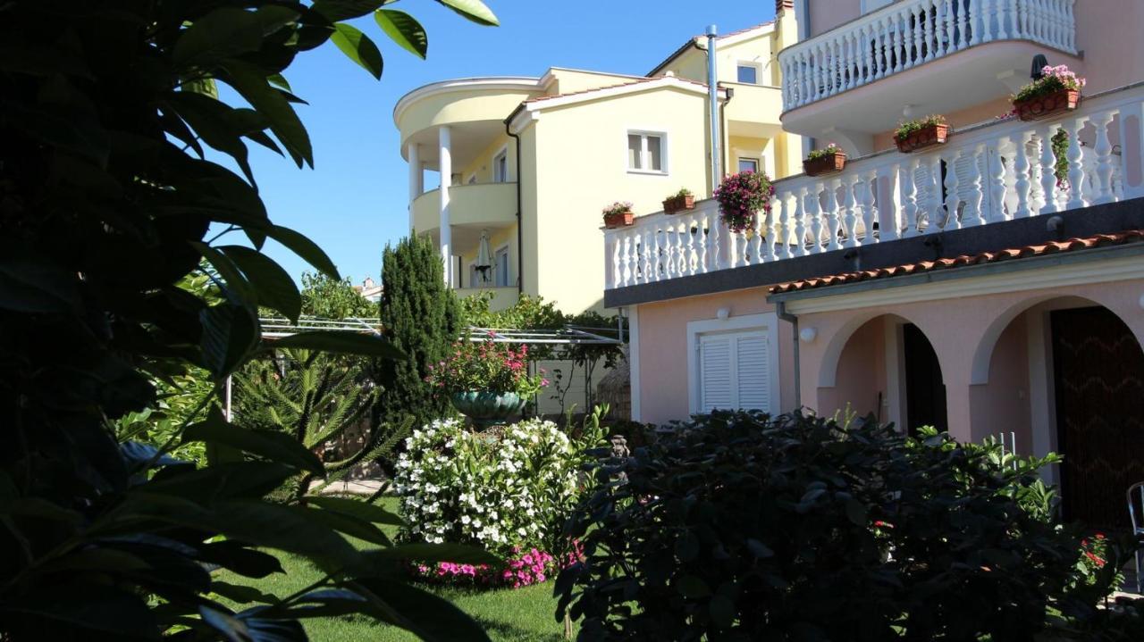 Apartments Ravlic مالينسكا المظهر الخارجي الصورة